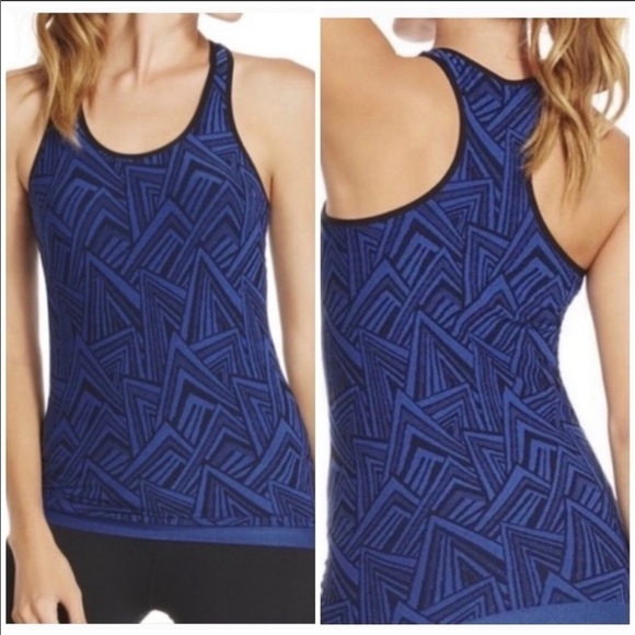 fabletics NWT Olympus Tank Medium D4 - Picture 1 of 10